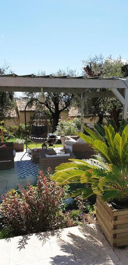 Отель La Bastide Aux Oliviers Туррет-сюр-Лу Экстерьер фото