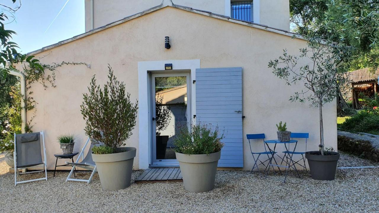 Отель La Bastide Aux Oliviers Туррет-сюр-Лу Экстерьер фото
