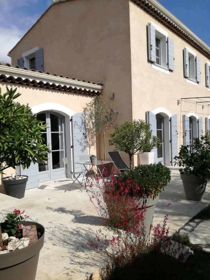 Отель La Bastide Aux Oliviers Туррет-сюр-Лу Экстерьер фото