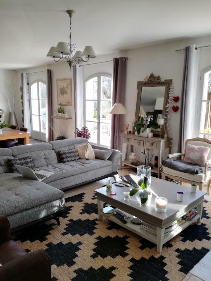Отель La Bastide Aux Oliviers Туррет-сюр-Лу Экстерьер фото