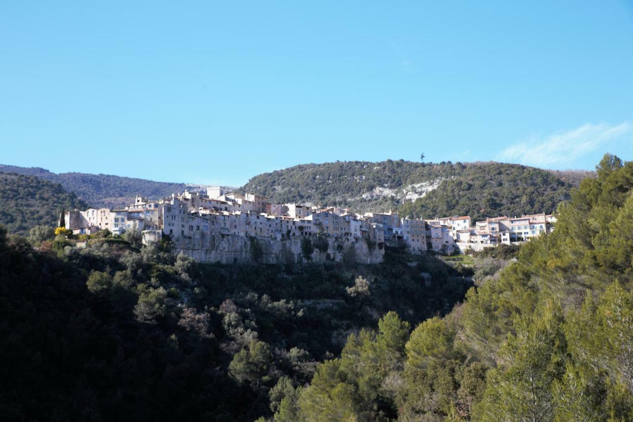Отель La Bastide Aux Oliviers Туррет-сюр-Лу Экстерьер фото
