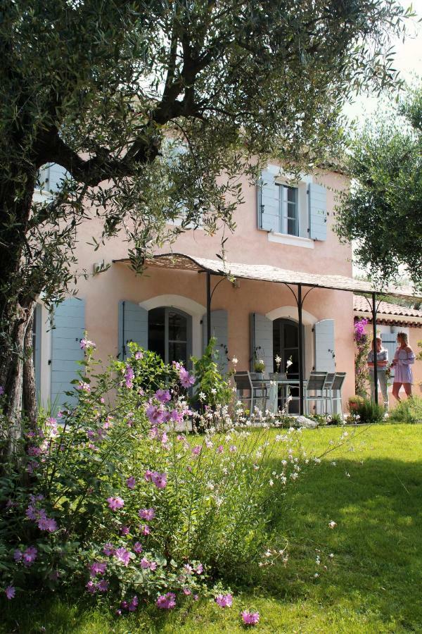 Отель La Bastide Aux Oliviers Туррет-сюр-Лу Экстерьер фото