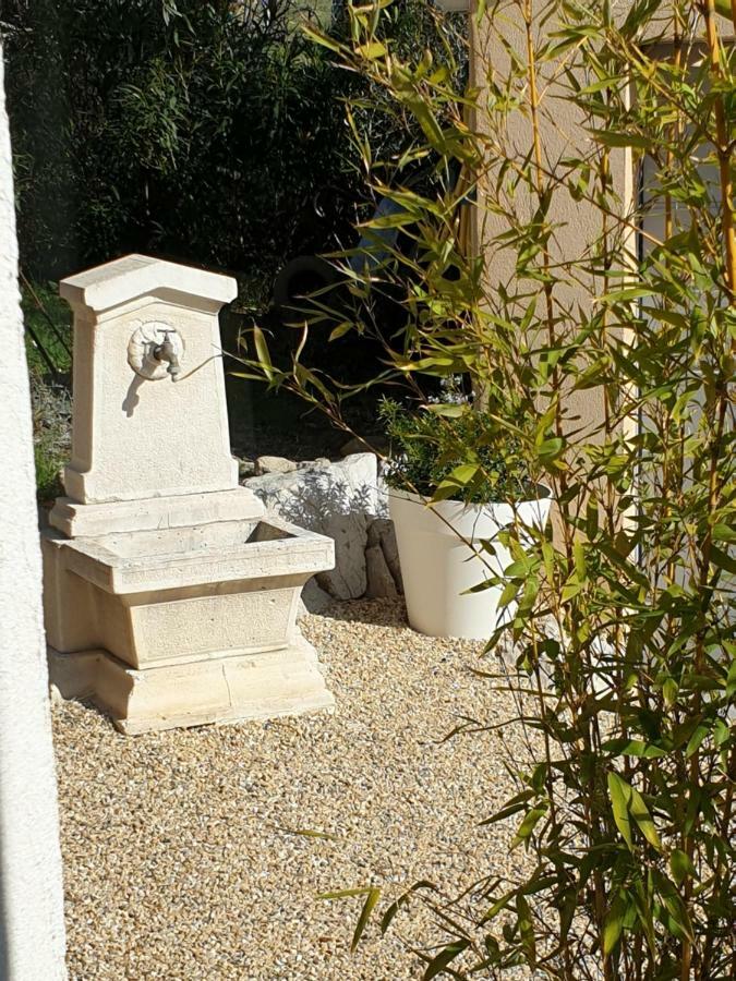 Отель La Bastide Aux Oliviers Туррет-сюр-Лу Экстерьер фото